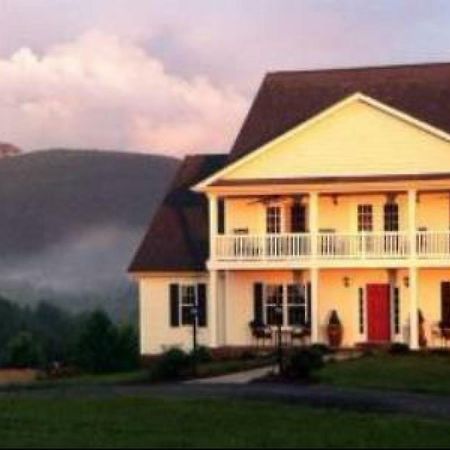 A Mighty Oak B&B Pilot Mountain Exterior foto